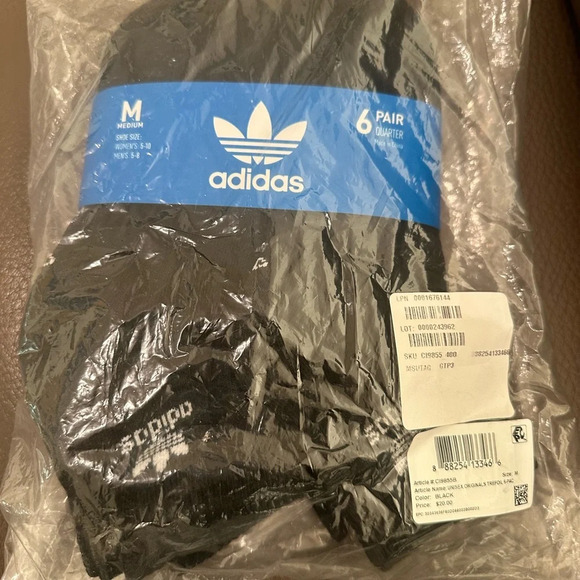 New Unopened Adidas 6 Pair Quarter Socks - Picture 8 of 8